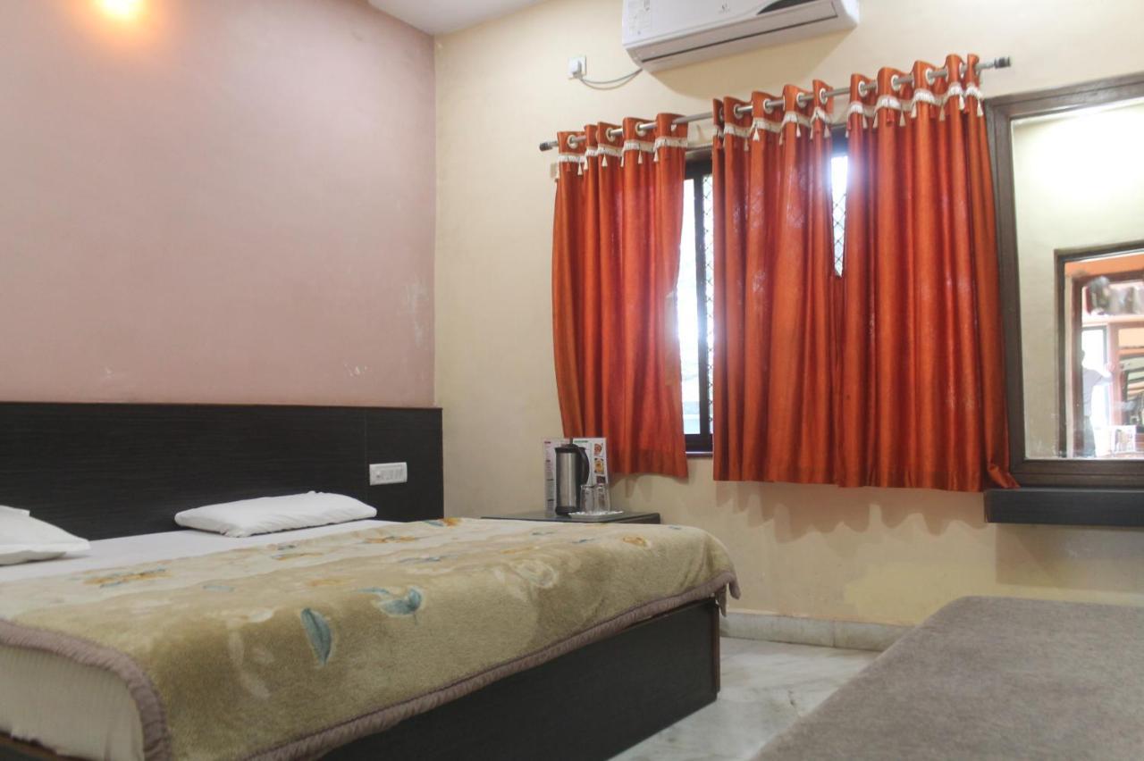 Cozy Room On Neelkanth Road Mount Abu Luaran gambar