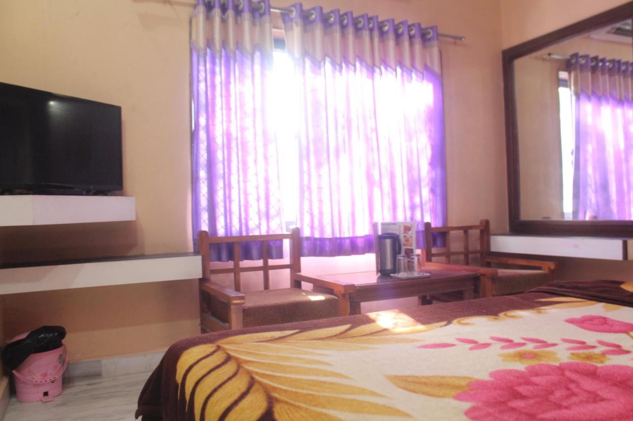 Cozy Room On Neelkanth Road Mount Abu Luaran gambar