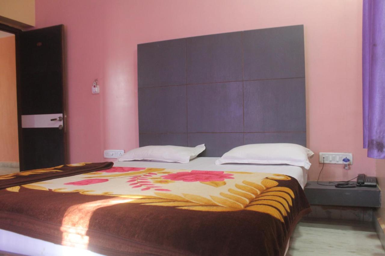 Cozy Room On Neelkanth Road Mount Abu Luaran gambar